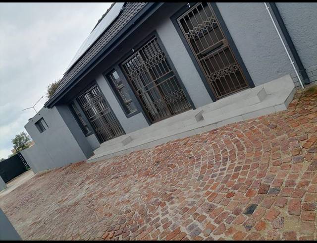 1 BEDROOM PROPERTY TO RENT IN GLEN MARAIS